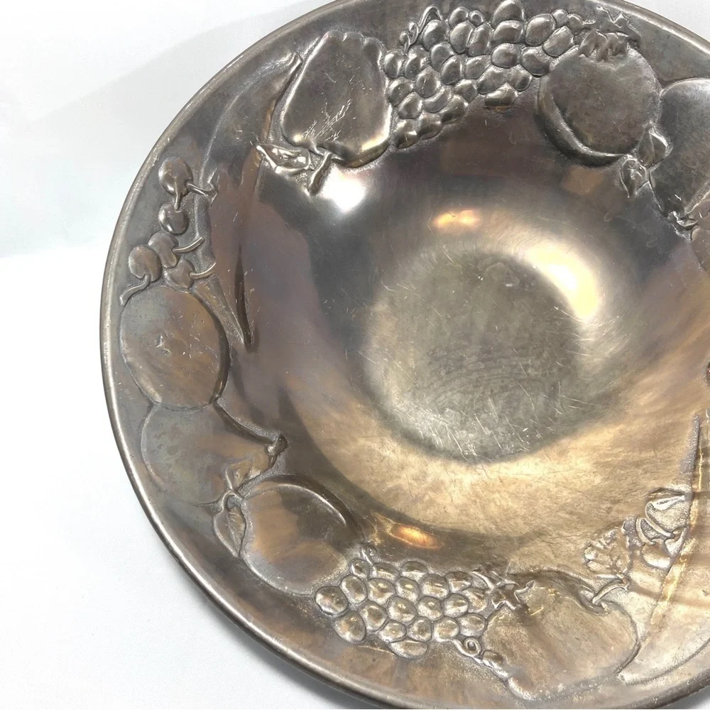 The Wilton Company fruit bowl